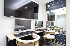 Insta Hotel - Main Branch