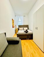 10BR Apt for Groups 8Min to Rathausplatz