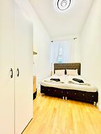 10BR Apt for Groups 8Min to Rathausplatz
