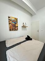 10BR Apt for Groups 8Min to Rathausplatz