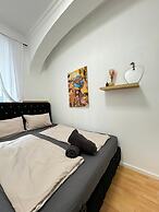 10BR Apt for Groups 8Min to Rathausplatz