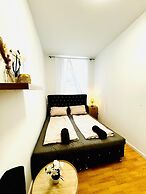 10BR Apt for Groups 8Min to Rathausplatz