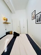 10BR Apt for Groups 8Min to Rathausplatz