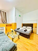 10BR Apt for Groups 8Min to Rathausplatz
