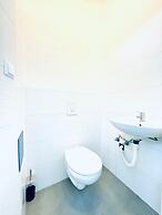 10BR Apt for Groups 8Min to Rathausplatz