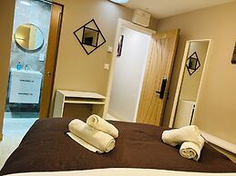 Paragraph Palmers Green