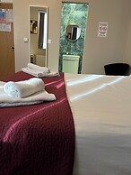 Paragraph Palmers Green