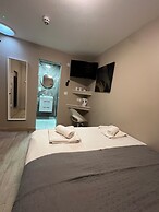 Paragraph Palmers Green