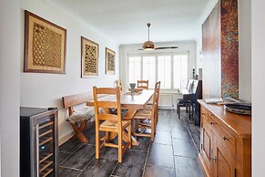 Host Stay Chestnut Close