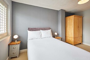 Host Stay Chestnut Close