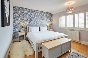 Host Stay Chestnut Close