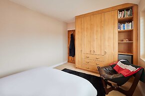 Host Stay Chestnut Close