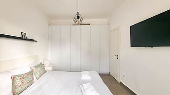 Geula Tulipe in Tel Aviv-yafo