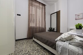 ROSA HOMES - THE RED