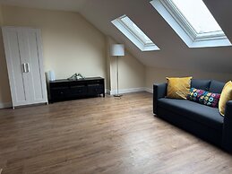 1 Bed Flat - Sleeps 3 - Parking - Wifi