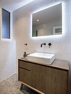 The Beehive Apartments