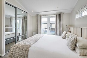 Host Stay Stan Hollis Lodge