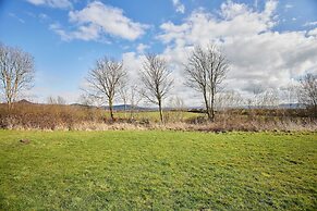 Host Stay Stan Hollis Lodge