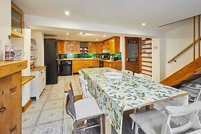 Host Stay Gray Street