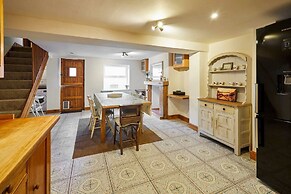 Host Stay Gray Street