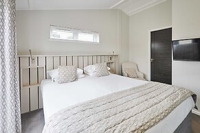 Host Stay Captain Cook Lodge