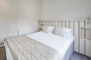 Host Stay Captain Cook Lodge