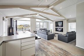 Host Stay Captain Cook Lodge