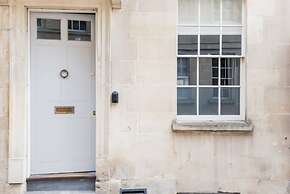 Central Georgian Townhouse With Free Parking