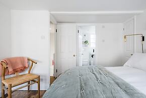 Central Georgian Townhouse With Free Parking