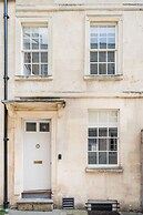 Central Georgian Townhouse With Free Parking