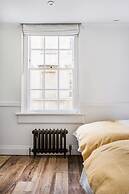 Central Georgian Townhouse With Free Parking