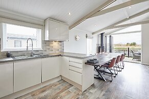 Host Stay Endeavour Lodge