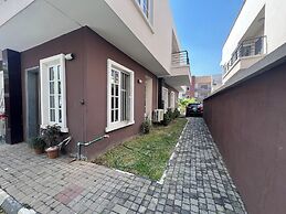 FURNISHED APARTMENTS Duplex