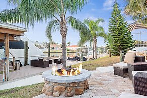 Canal Front Oasis With Pool in Palm Coast