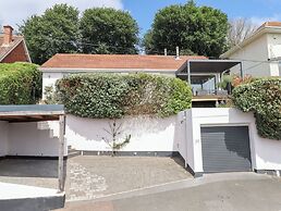 15 Summerland Avenue