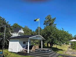 Charming Tynningö House With Sauna & BBQ