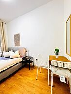 Comfy 4BR 10 Min Transport to Stadthalle