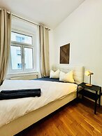 Comfy 4BR 10 Min Transport to Stadthalle