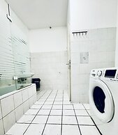 Comfy 4BR 10 Min Transport to Stadthalle