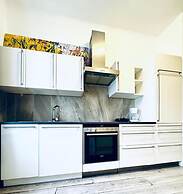 Comfy 4BR 10 Min Transport to Stadthalle