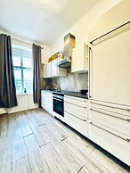 Comfy 4BR 10 Min Transport to Stadthalle