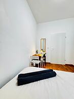 Comfy 4BR 10 Min Transport to Stadthalle
