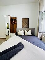 Comfy 4BR 10 Min Transport to Stadthalle
