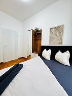 Comfy 4BR 10 Min Transport to Stadthalle