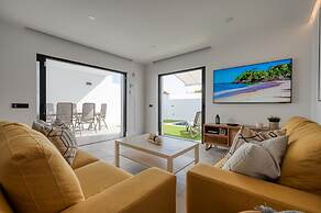 Chalet in Maspalomas With Heated Pool