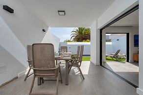 Chalet in Maspalomas With Heated Pool