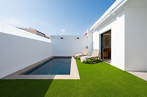 Chalet in Maspalomas With Heated Pool