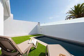 Chalet in Maspalomas With Heated Pool