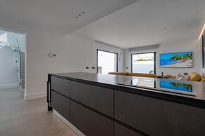 Chalet in Maspalomas With Heated Pool