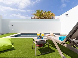 Chalet in Maspalomas With Heated Pool
